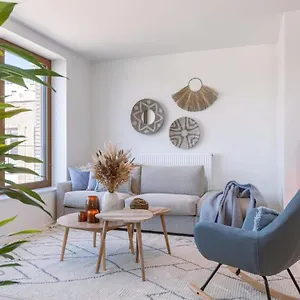 Vitalizée - Sunny&stylish With Terrace&nearby The In Appartement